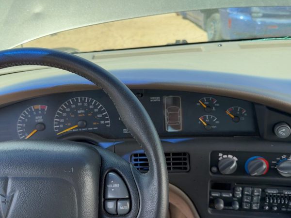 97-99 Bonneville Speedometer Cluster Instrument Gauges Panel Dash Floor Console — photo 1