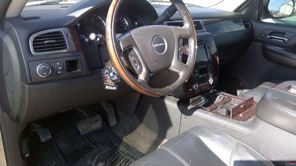 2007 GMC Yukon — vehicle photo 3