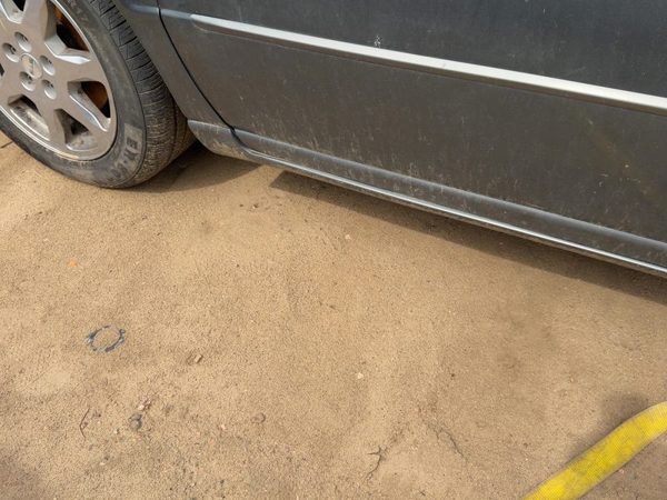 98-04 Seville Driver Left Lower Rocker Panel Moulding Oem Sedan Thunder Gray 88U — photo 2