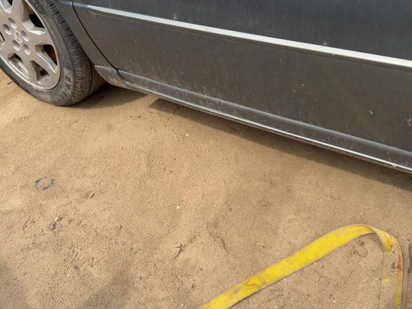 98-04 Seville Driver Left Lower Rocker Panel Moulding Oem Sedan Thunder Gray 88U — photo 5