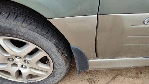 2000-2004 Legacy Outback Driver Left Moulding From Fender Oem Trim Strip — photo 3