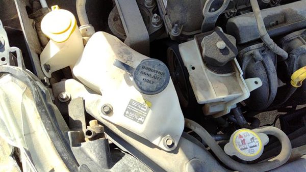 2008-2011 Ford Focus Coolant Reservoir Radiator Overflow Tank Bottle Oem — photo 1