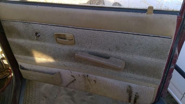 81-87 Isuzu Pup Pickup Passenger Right Front Inside Door Trim Panel Only Brown — photo 1