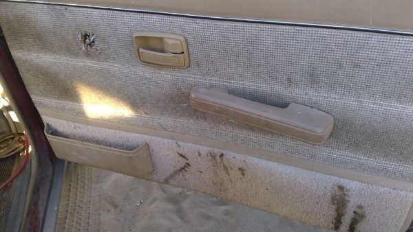 81-87 Isuzu Pup Pickup Passenger Right Front Inside Door Trim Panel Only Brown — photo 4