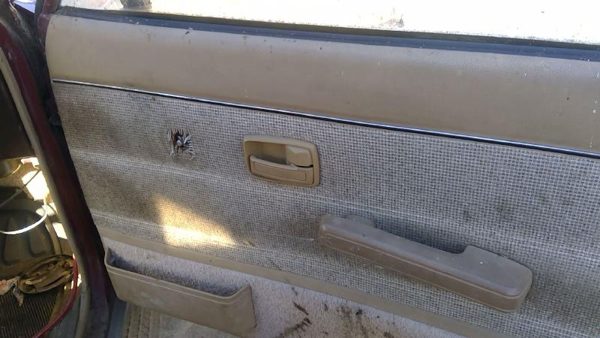 81-87 Isuzu Pup Pickup Passenger Right Front Inside Door Trim Panel Only Brown — photo 6
