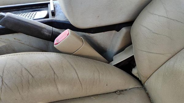 07-08 Grand Vitara Xl-7 Driver Left Front Seat Belt Buckle Receiver Oem Tan — photo 1