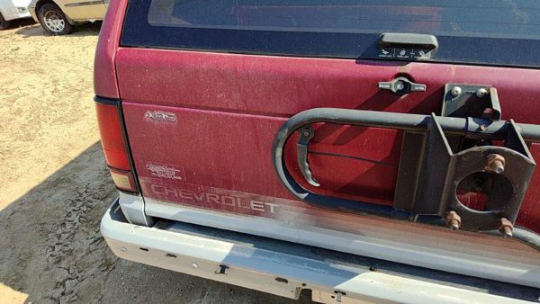 1993 Chevrolet S10 Blazer Trunk/decklid/hatch/tailgate Red — photo 5