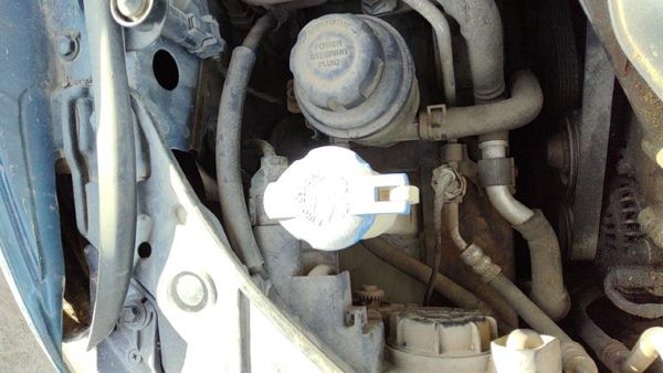 2006-2010 Hyundai Sonata Windshield Washer Fluid Reservoir With Pump Wiper Tank — photo 1