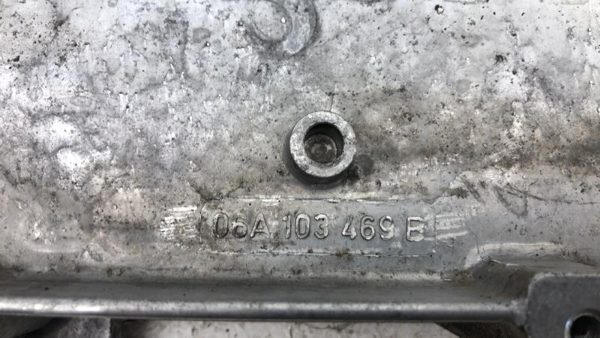 2000-2001 Vw Jetta Valve Cover Oem 1.8L 6A103469B — photo 12