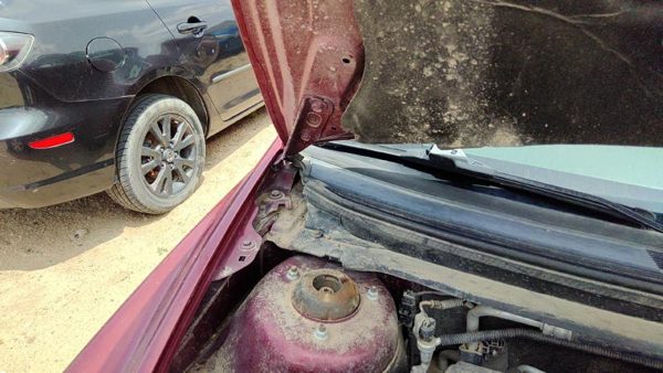 2009 RH Chevy Malibu Passenger Right Hood Hinge Assembly OEM Red 80U — photo 5