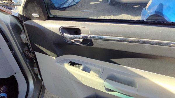 05-07 Chrysler 300 Passenger Right Front Door Trim Panel With Switches Gray D1 — photo 5