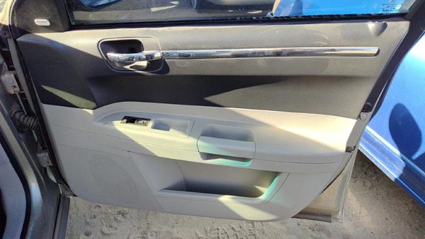 05-07 Chrysler 300 Passenger Right Front Door Trim Panel With Switches Gray D1 — photo 1