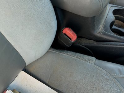 00-04 Grand Cherokee Passenger Right Front Seat Belt Buckle Receiver Bucket Gray