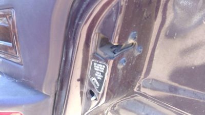 93-94 Cadillac Fleetwood Passenger Right Rear Door Latch With Rods/Cables Back