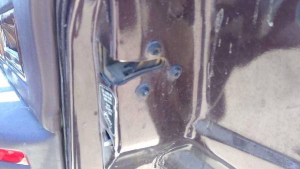93-94 Cadillac Fleetwood Passenger Right Rear Door Latch With Rods/Cables Back — photo 6
