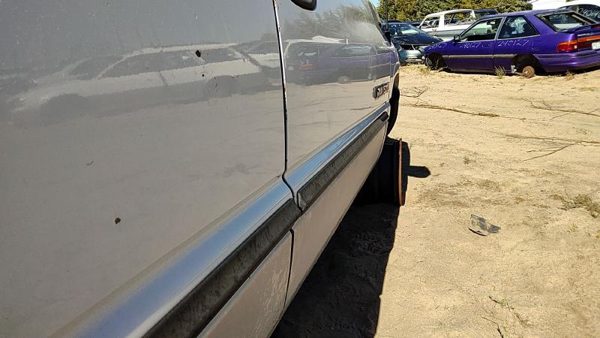 1998 Dodge Ram 1500 Front Door RH White — photo 5