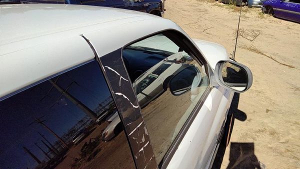 1998 Dodge Ram 1500 Front Door RH White — photo 6