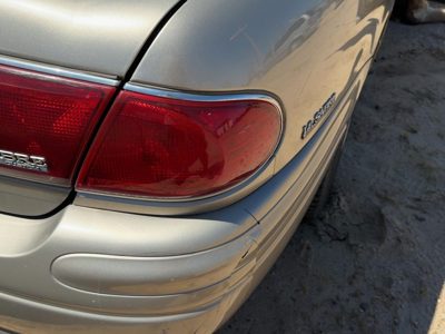 2001-2005 Buick Lesabre Passenger Right Outer Tail Light Brake Lamp Oem Rear