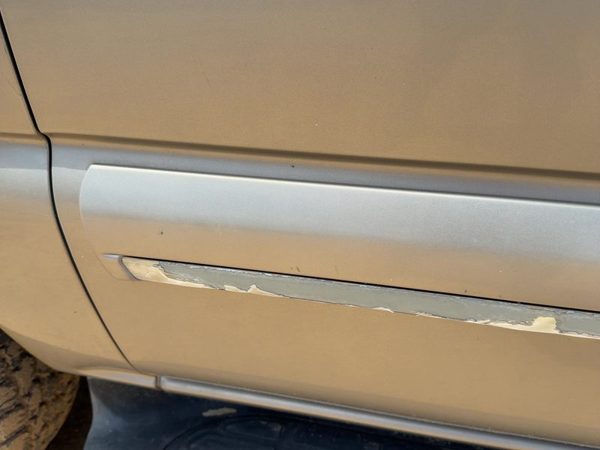 00-04 Suburban Passenger Rear Moulding From Door Back Trim Strip Pewter 11U — photo 3
