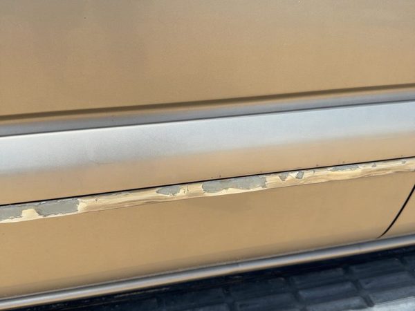 00-04 Suburban Passenger Rear Moulding From Door Back Trim Strip Pewter 11U — photo 2