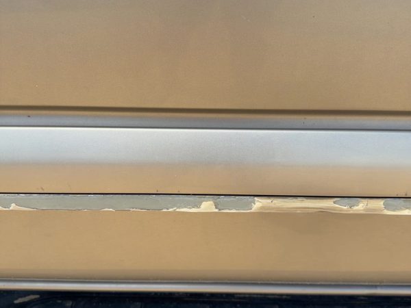 00-04 Suburban Passenger Rear Moulding From Door Back Trim Strip Pewter 11U — photo 6