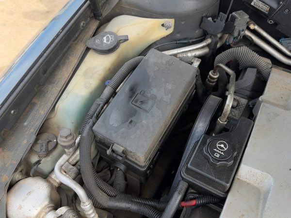 2001-2003 Cadillac Seville Engine Fuse Box Power Distribution Panel Oem 4.6L Sts — photo 3