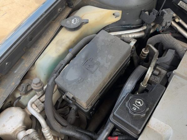 2001-2003 Cadillac Seville Engine Fuse Box Power Distribution Panel Oem 4.6L Sts — photo 4