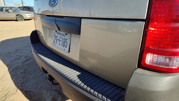 2003 Ford Explorer Trunk/decklid/hatch/tailgate B2 Harvest Gold — photo 4