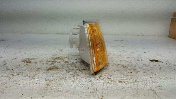 1992 Grandm Fog/mark/park/turn Light/lamp LH Driver Corner/park Light Side — photo 2