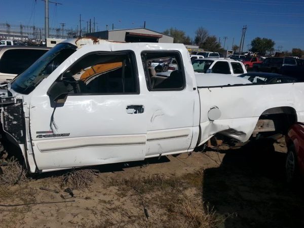 2004 Chevrolet Silverado 2500 HD Misc. Engine Part 399.GM8N04 Positive Battery — photo 1
