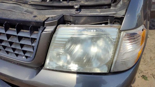 2005 Ford Explorer Headlamp Assembly LH — photo 4
