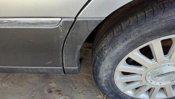 2003-2011 Lincoln Town Car Driver Left Rear Moulding On Quarter Panel Oem Silver — photo 2