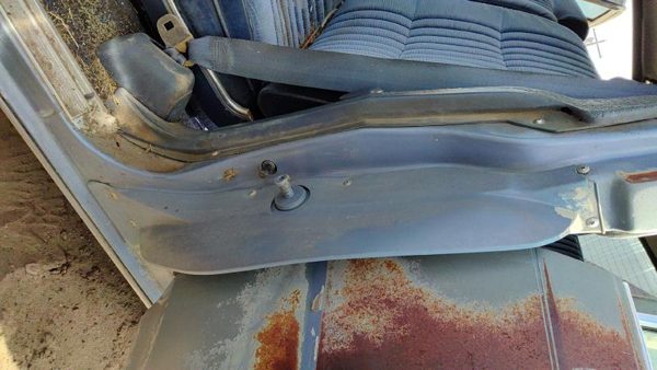 1980-1984 Deville Sedan Lh Driver Left Door Hinge Cover Plastic Trim Blue — photo 5