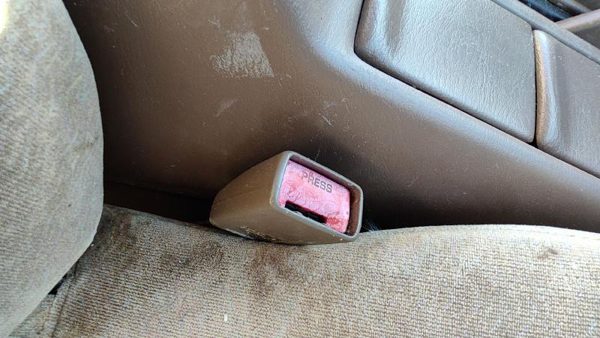 1997-2001 Toyota Camry Passenger Right Front Seat Belt Buckle Receiver Oem Tan — photo 2