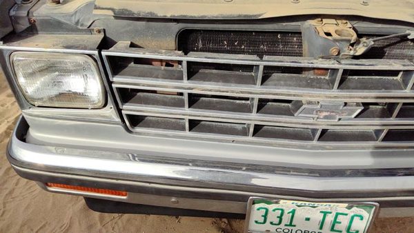 1982-1990 Chevy S10 Pickup Front Grille Assembly Oem 14067219 — photo 3