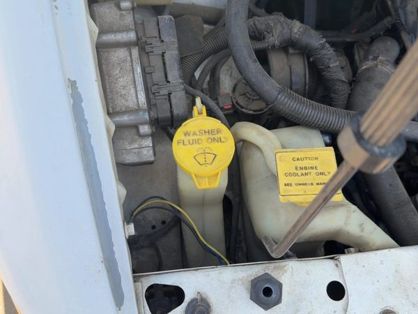 99 Town & Country Windshield Washer Fluid Reservoir With Pump Oem Wiper Tank — photo 3