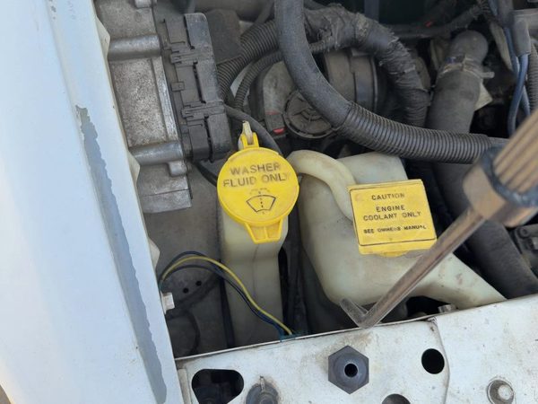 99 Town & Country Windshield Washer Fluid Reservoir With Pump Oem Wiper Tank — photo 4