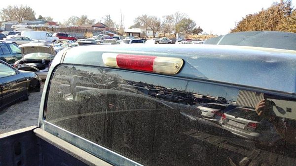 2004-2012 Gmc Canyon Third Brake Light Middle Lamp Oem — photo 1