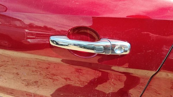 2014 Ford Explorer Outside Door Handle LH Ruby Red Rr — photo 2