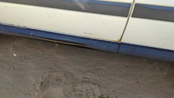 2005 Jeep Liberty Front Door LH White PW1 — photo 7