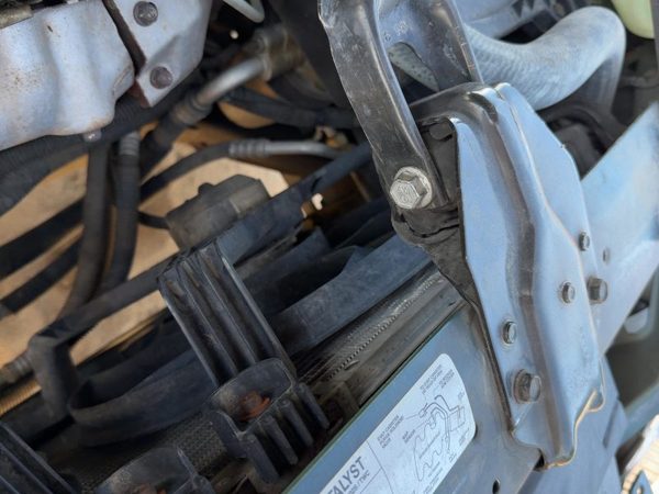 1999 Chevy Lumina Driver Left Electric Cooling Fan Assembly Oem With Motors 3.1L — photo 2