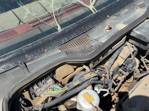 1987 Buick Park Ave Windshield Wiper Cowl Vent Trim Panel Oem Cover — photo 2