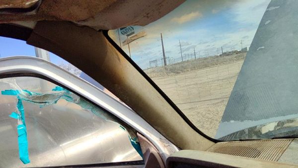 88-94 Chevy Silverado 1500 Driver Left A Pillar Trim Windshield Post Panel Tan — photo 3