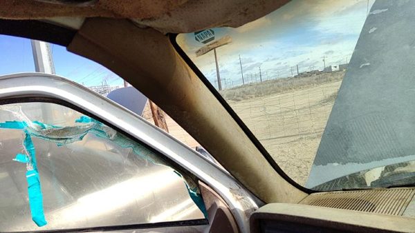 88-94 Chevy Silverado 1500 Driver Left A Pillar Trim Windshield Post Panel Tan — photo 1