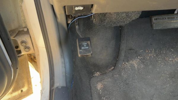2002 Buick Century Parking Brake Pedal Assembly Oem Complete Emergency Unit — photo 4