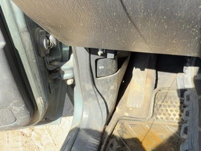 2002-2004 Jeep Grand Cherokee Driver Left Lower Kick Trim Panel Oem Gray