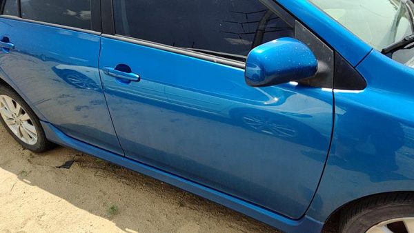 2010 Toyota Corolla Front Door RH Blue 8T7 — photo 6