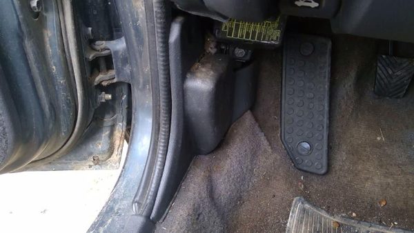 89-92 Mitsubishi Galant Vr-4 Driver Left Lower Kick Trim Panel Oem Black — photo 1