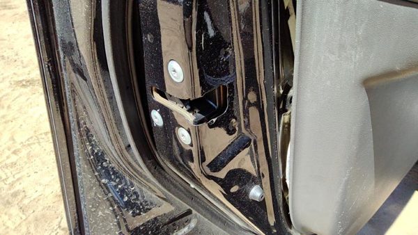 2007-2012 Nissan Sentra Driver Left Front Door Latch With Rods/Cables Oem — photo 1