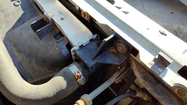 1989 Ford F150 Radiator 5.0L Manual Trans — photo 3